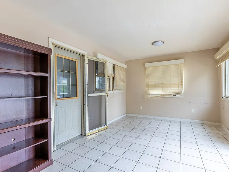 7 Jefferson Ave — Photo 20