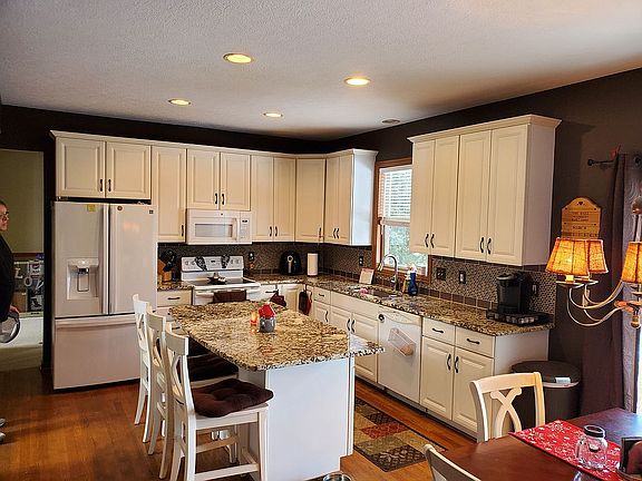 2nd image of 781 Delmead Dr