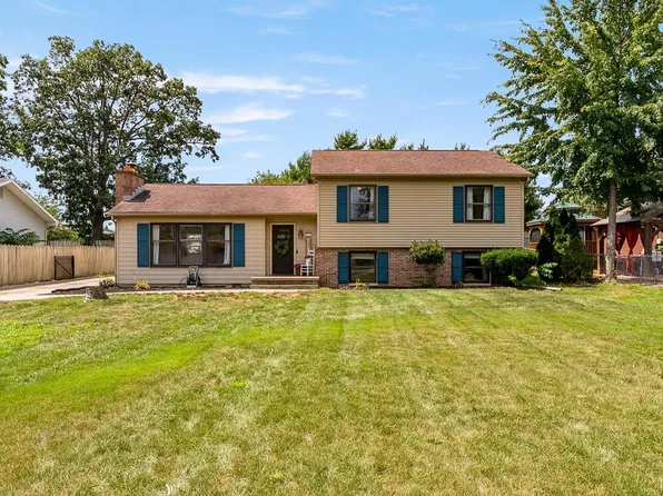 54 Fairlane Dr, Warsaw, IN 46580