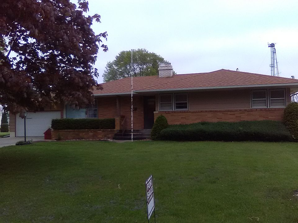 1st image of 113 E 10th St