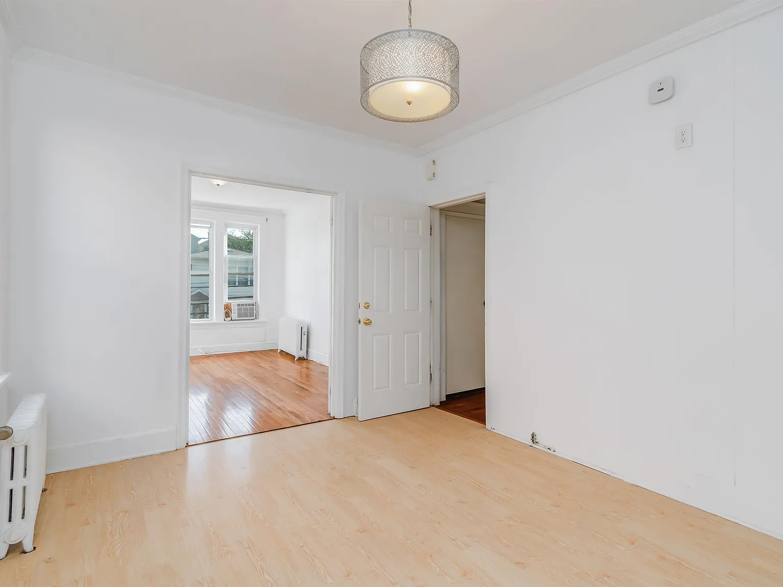 3 bed, 1.0 bath, $2,700 — Photo 3