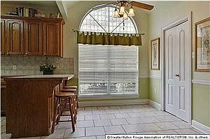 4th image of 8049 Versailles Dr