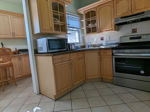 4th image of 286 Franklin St Floor 1