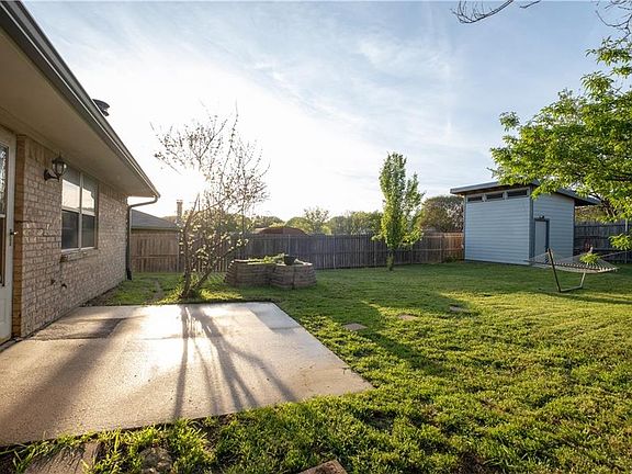 3rd image of 2509 Chaparral Ct
