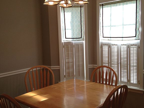 Eat in kitchen