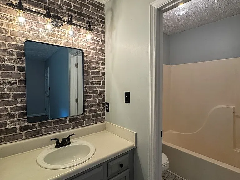 572 Woodwind Dr — Photo 21