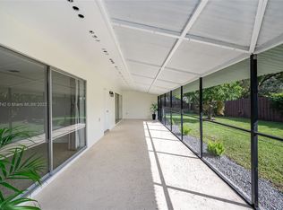 8810 SW 43rd Ter, Miami, FL 33165