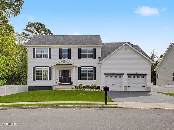 2nd image of 4 Prairie Lane