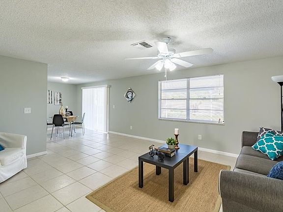 4th image of 7213 Lunita Ct