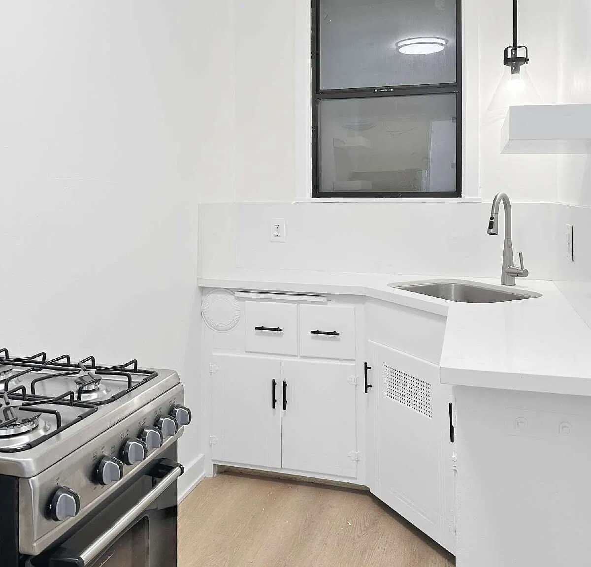 1 bed, 1.0 bath, $1,800 — Photo 3