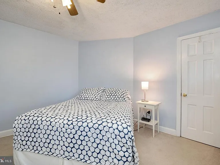 1612 W Abingdon Dr — Photo 17