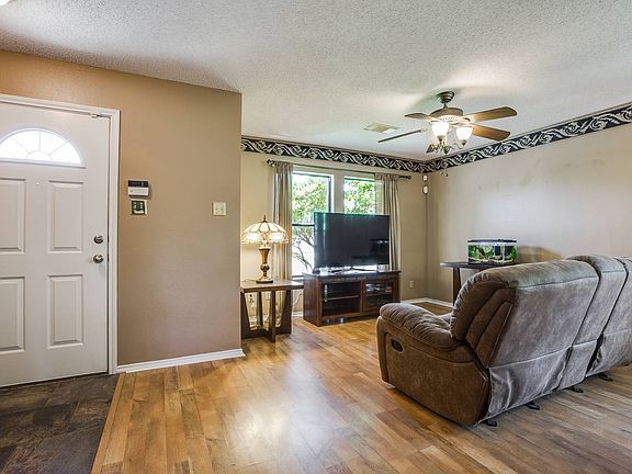 5th image of 118 Rock Canyon Dr