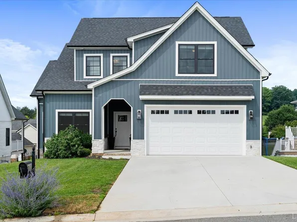 1075 Harborough Dr, Forest, VA 24551