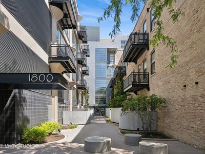 1800 W Grace St APT 523, Chicago, IL, 60613