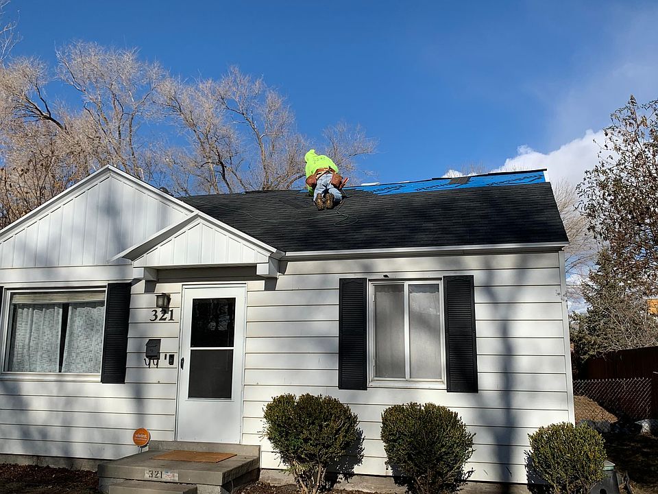 1st image of 321 E Leslie Ave