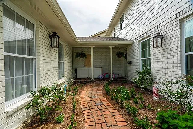 3920 Clearview Pkwy — Photo 17