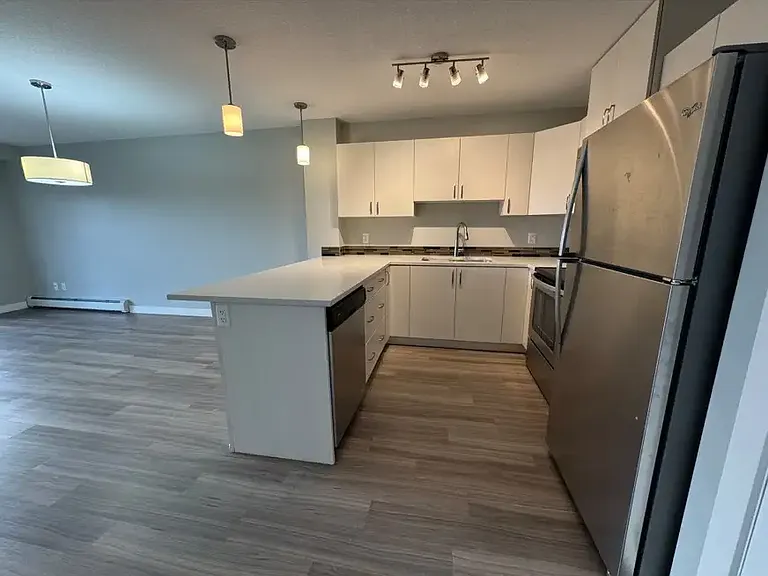 2801 43rd Ave — Photo 6