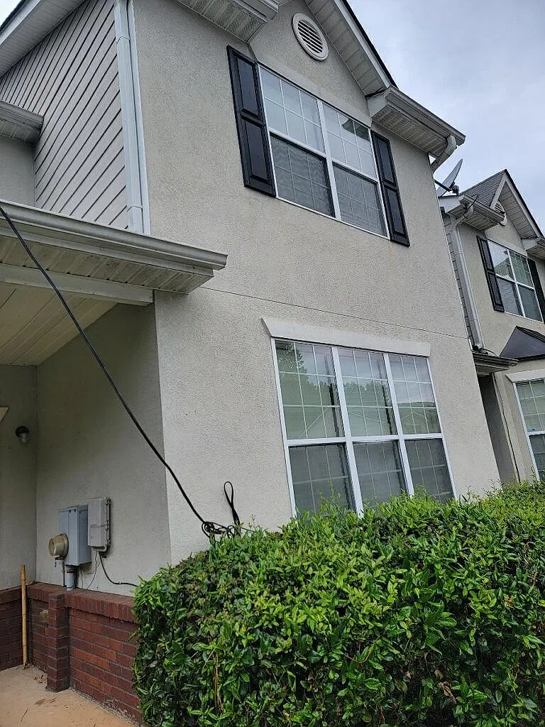 3 bed, 2.5 bath, 1430 sqft, $1,495 — Photo 1