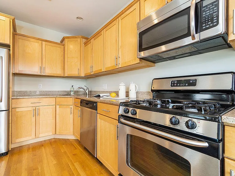 321 Centre St #2 — Photo 8
