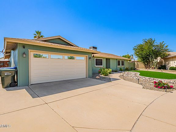 2nd image of 810 W VILLA MARIA Drive