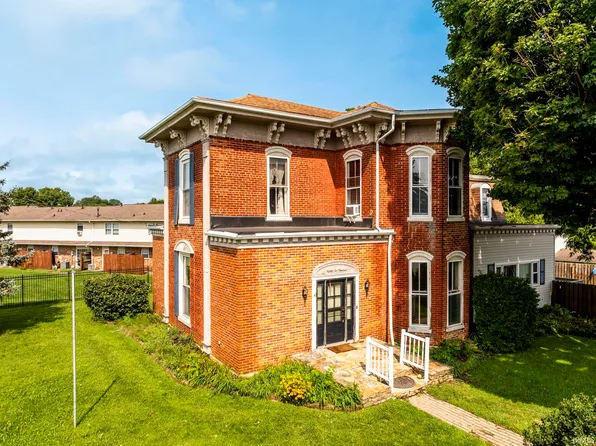 8200 W Smith St, Yorktown, IN 47396