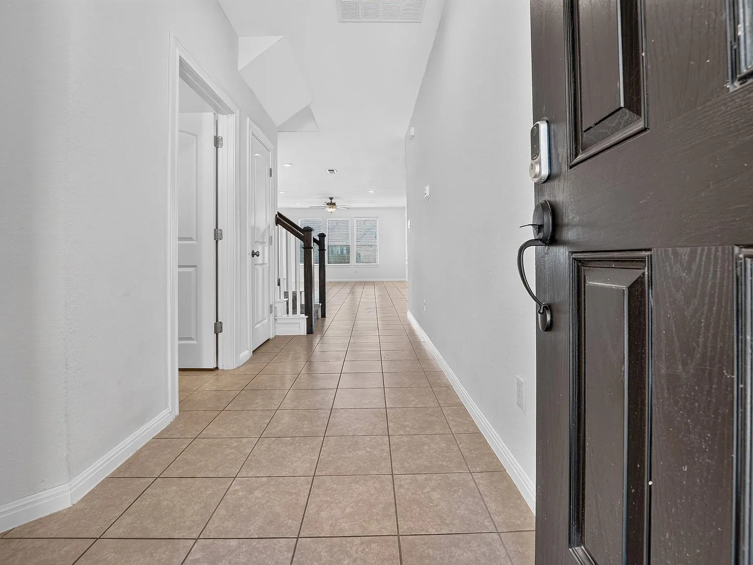 4 bed, 3.0 bath, 2362 sqft, $2,495 — Photo 2