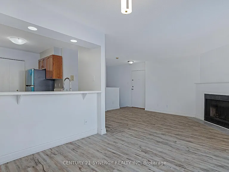 1589 Saint Bernard St #403 — Photo 10