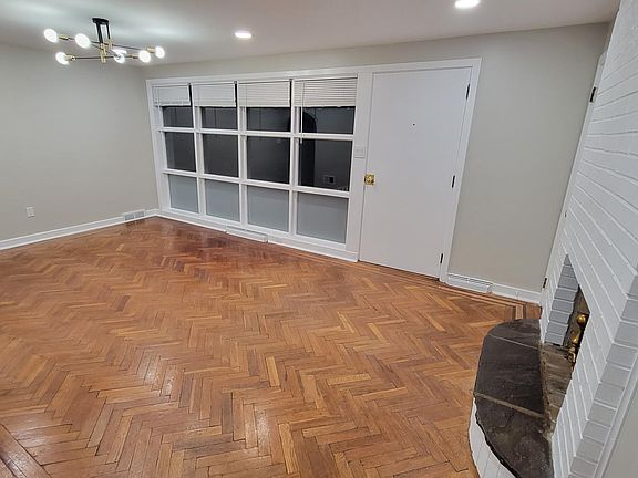 4th image of 126 Park Dr