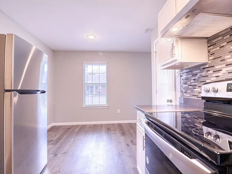 2221 Bowie Dr #7 — Photo 7
