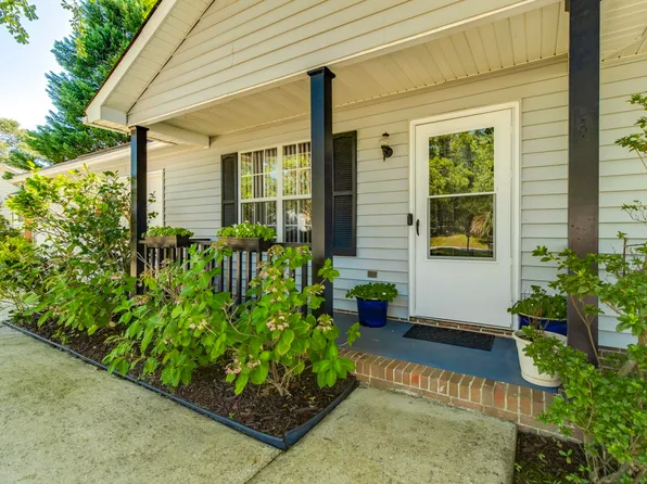 8 Brentwood Dr, Elgin, SC 29045