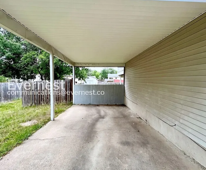 11406 Wentworth Ct — Photo 23