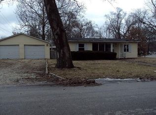 2012 Lawndale Dr, Champaign, IL
