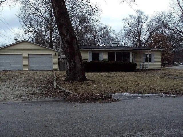 2012 Lawndale Dr photo 1
