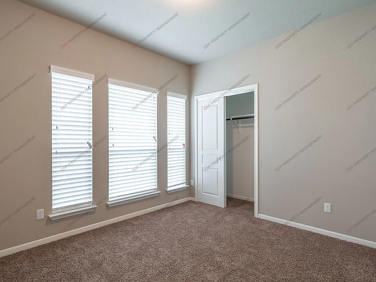 727 Cross Dr — Photo 12