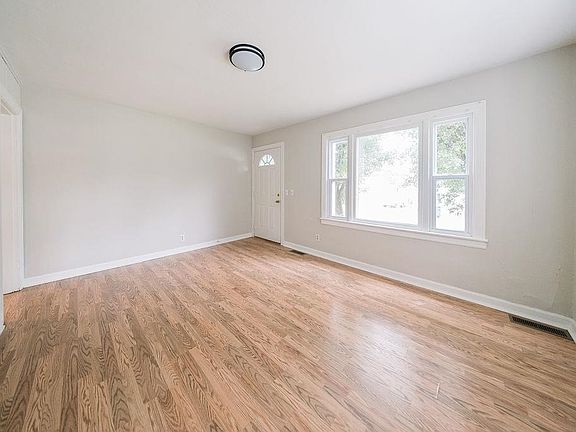 4th image of 634 McElwain Ct