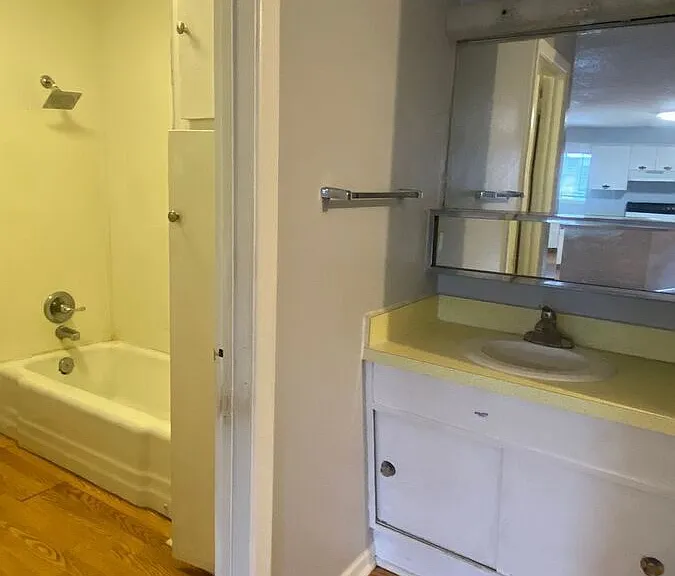 1002 SW 11th Ave #14 — Photo 3