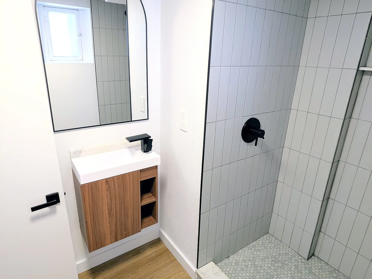 2 bed, 869 sqft, $1,350 — Photo 4