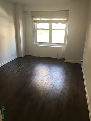 Rented by Akam Sales and Brokerage | media 5