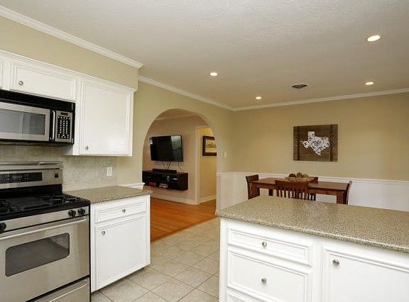 4th image of 2606 Droxford Dr