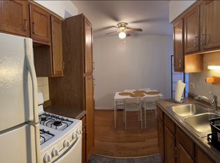 1080 W Hollywood Ave #404, Chicago, IL 60660