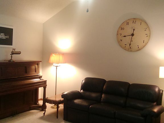 LR towards Piano from DR