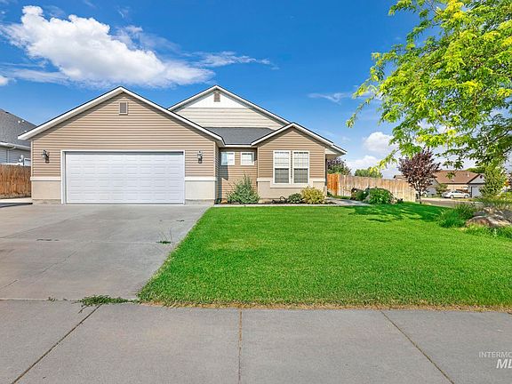 2nd image of 440 Glacier Meadows Way