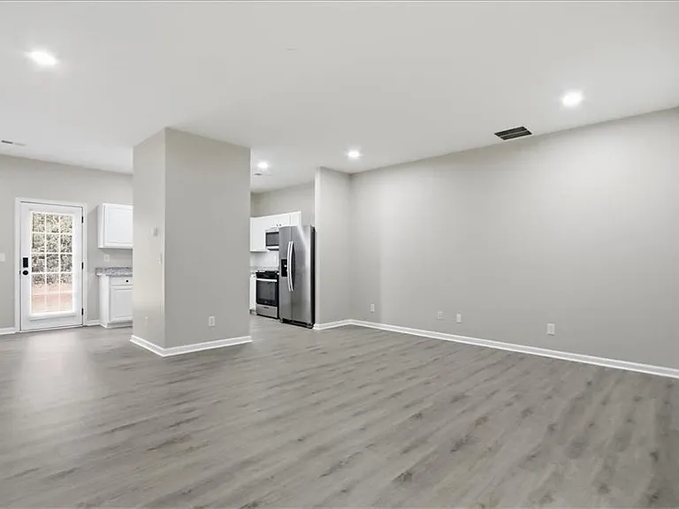 5630 Lawley Dr — Photo 11