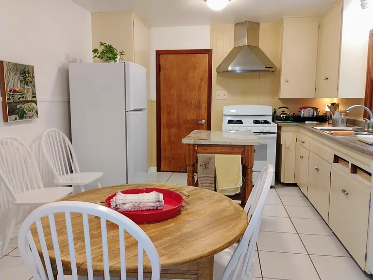 2256 Bardwell Dr — Photo 15