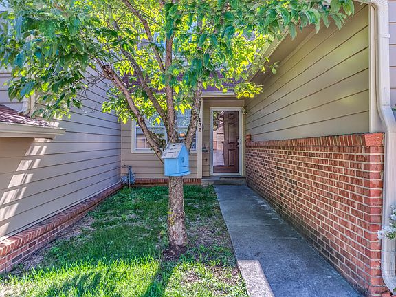 2nd image of 8600 Olde Colony Trl APT 132
