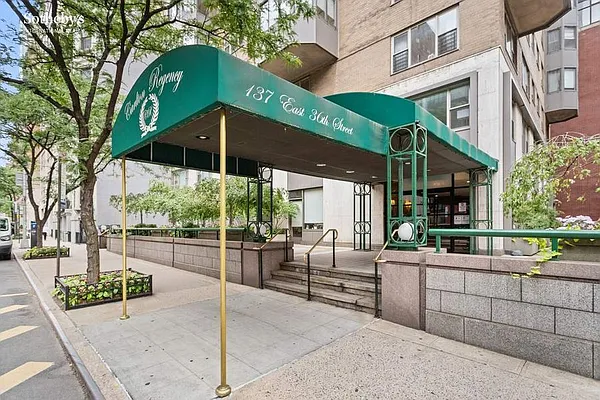 Sold by Sotheby's International Realty | media 8