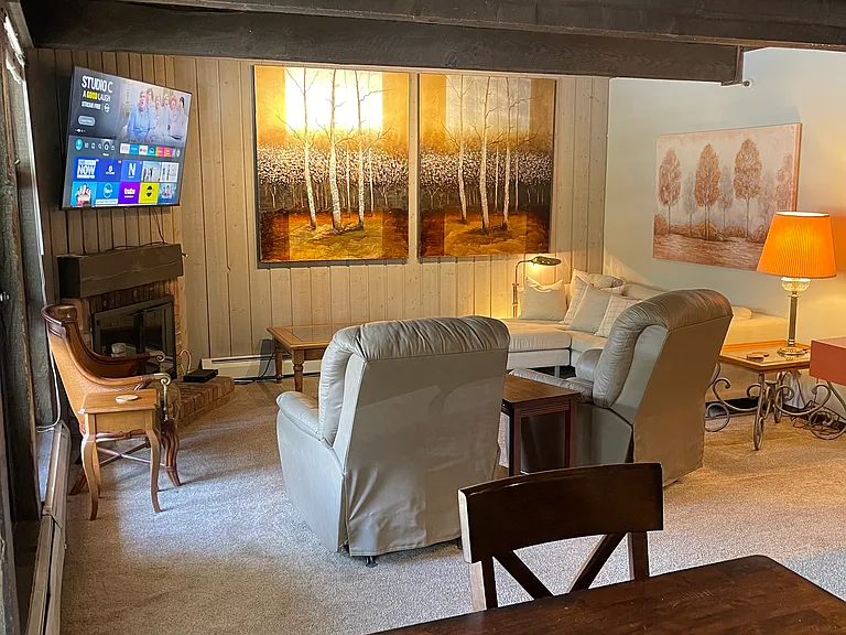 600 E Main St #207 — Photo 5