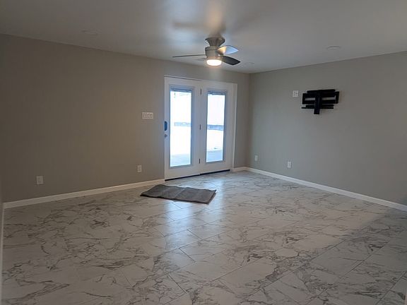 5th image of 205 New St APT A