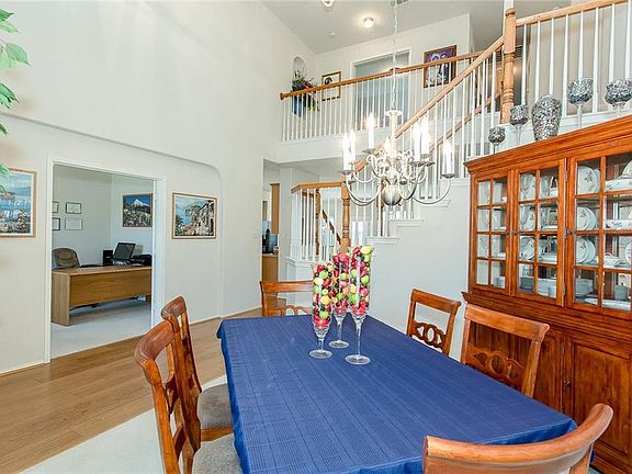 4th image of 22 Stand Rock Ct