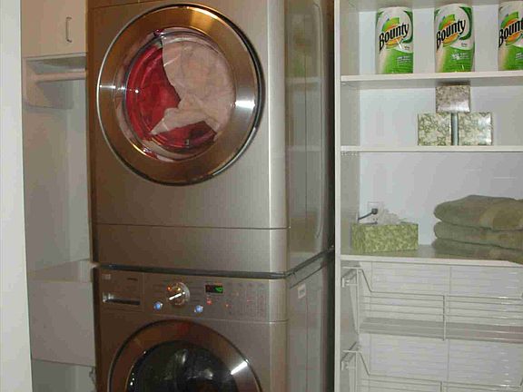 CA customized main flr laundry